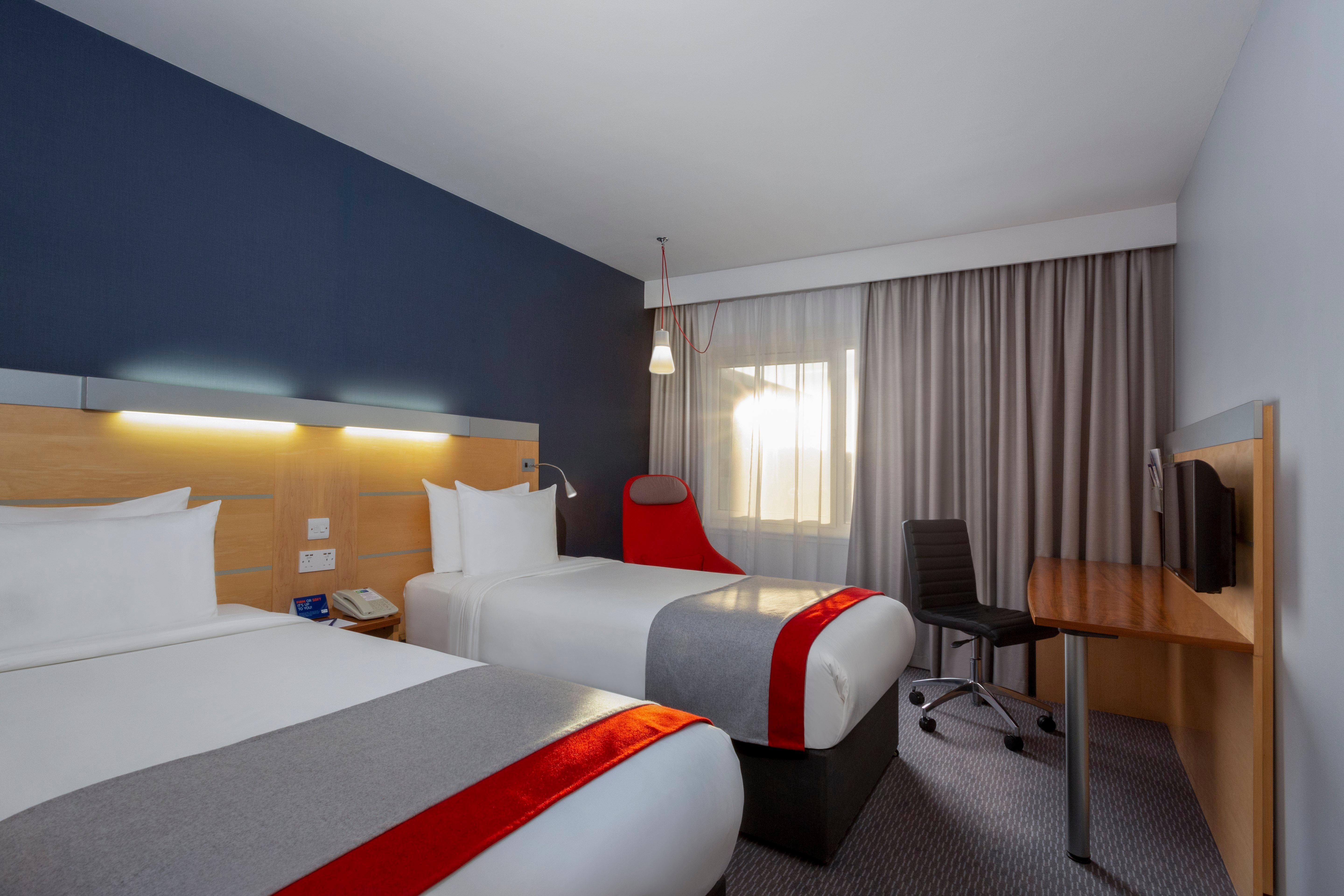 Holiday Inn Express Birmingham Redditch By Ihg Exteriör bild