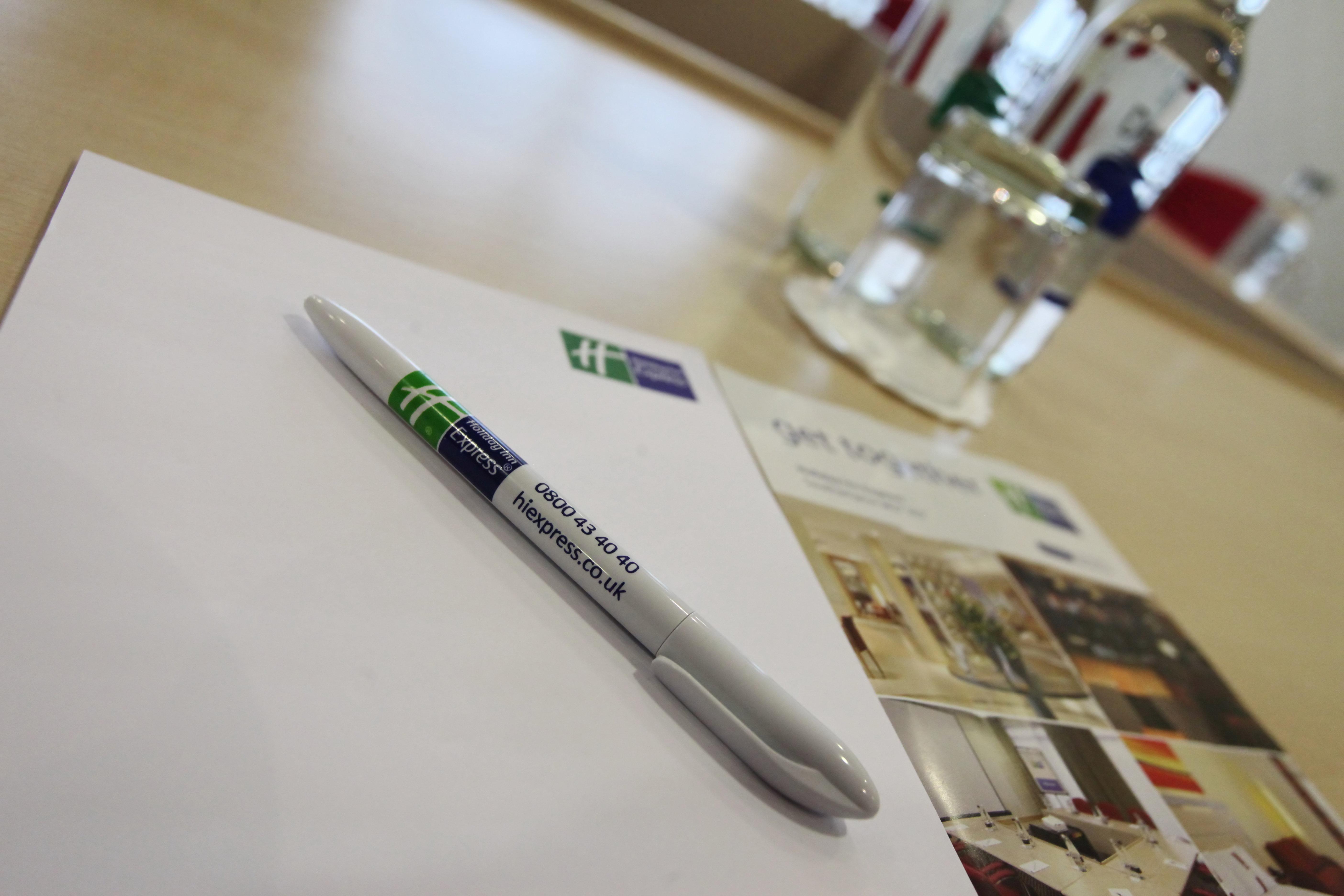 Holiday Inn Express Birmingham Redditch By Ihg Exteriör bild