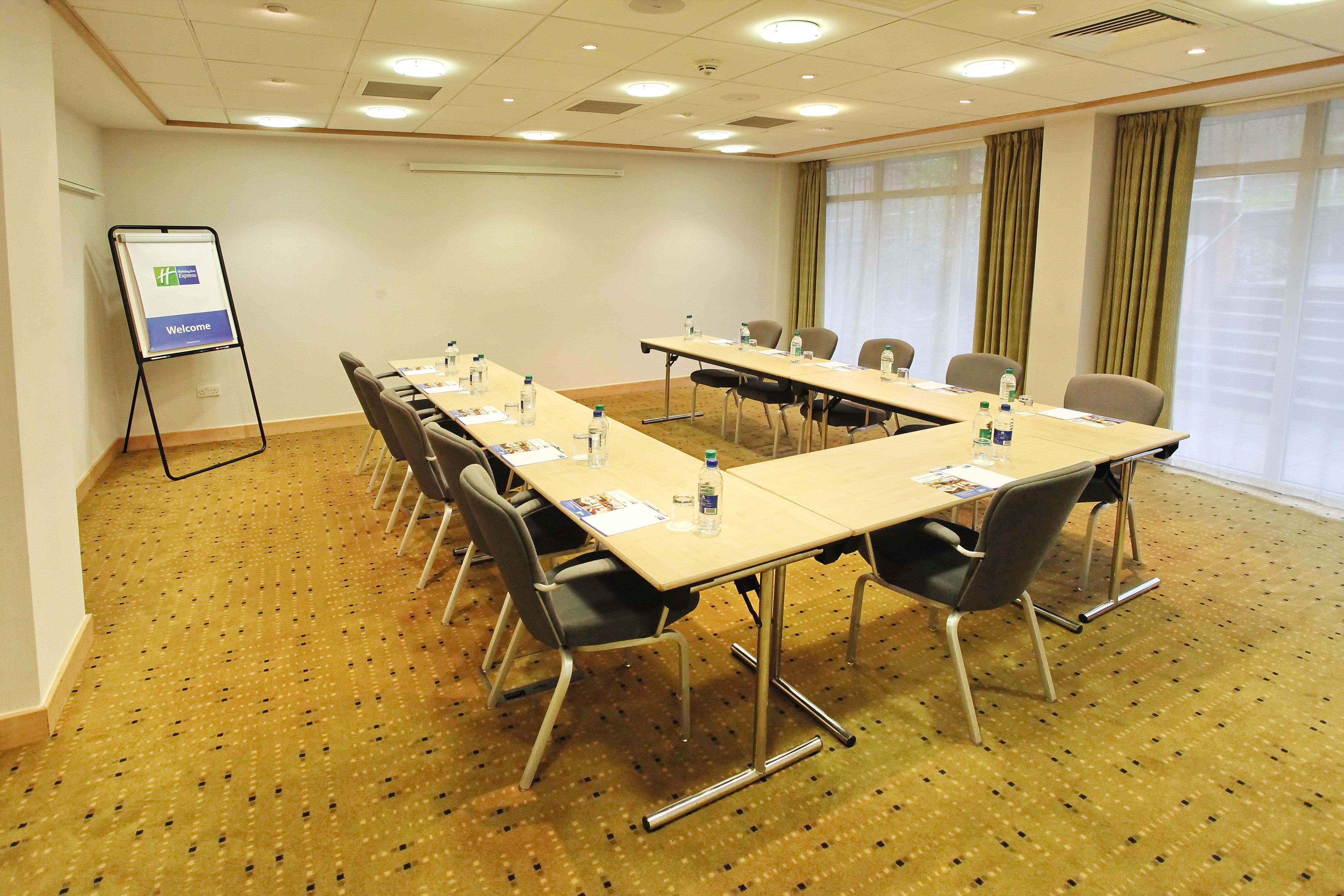Holiday Inn Express Birmingham Redditch By Ihg Exteriör bild