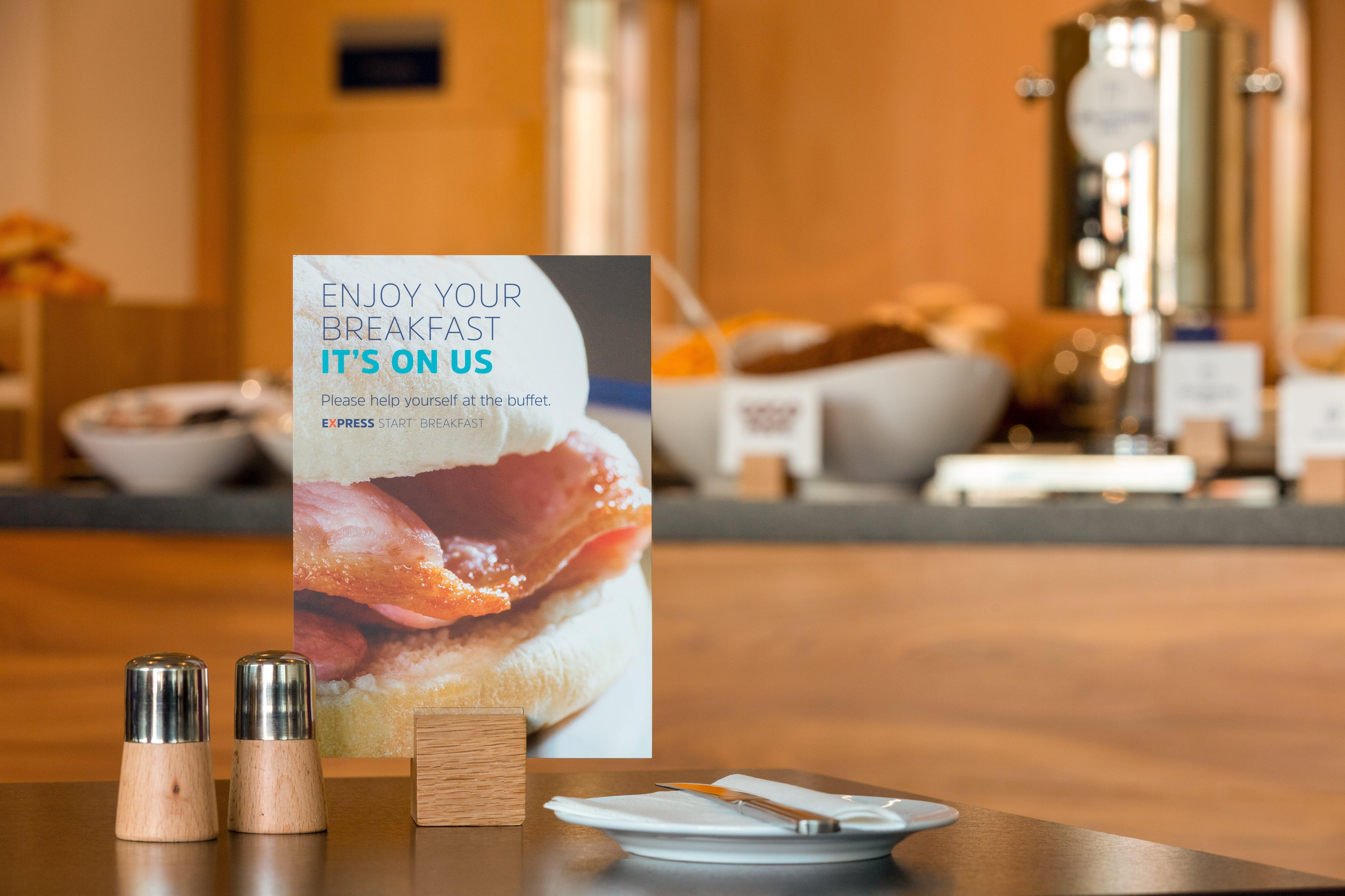 Holiday Inn Express Birmingham Redditch By Ihg Exteriör bild
