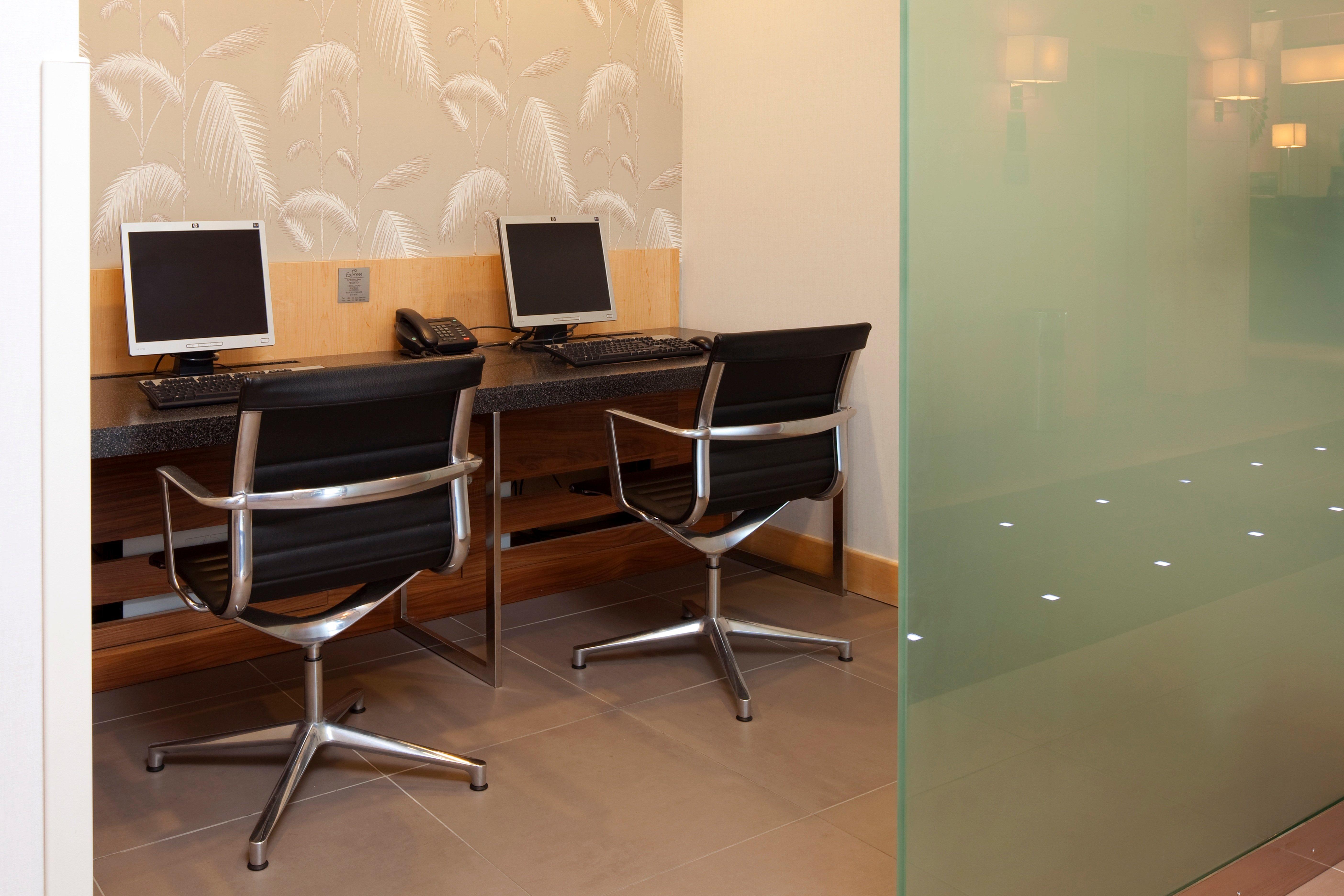 Holiday Inn Express Birmingham Redditch By Ihg Exteriör bild