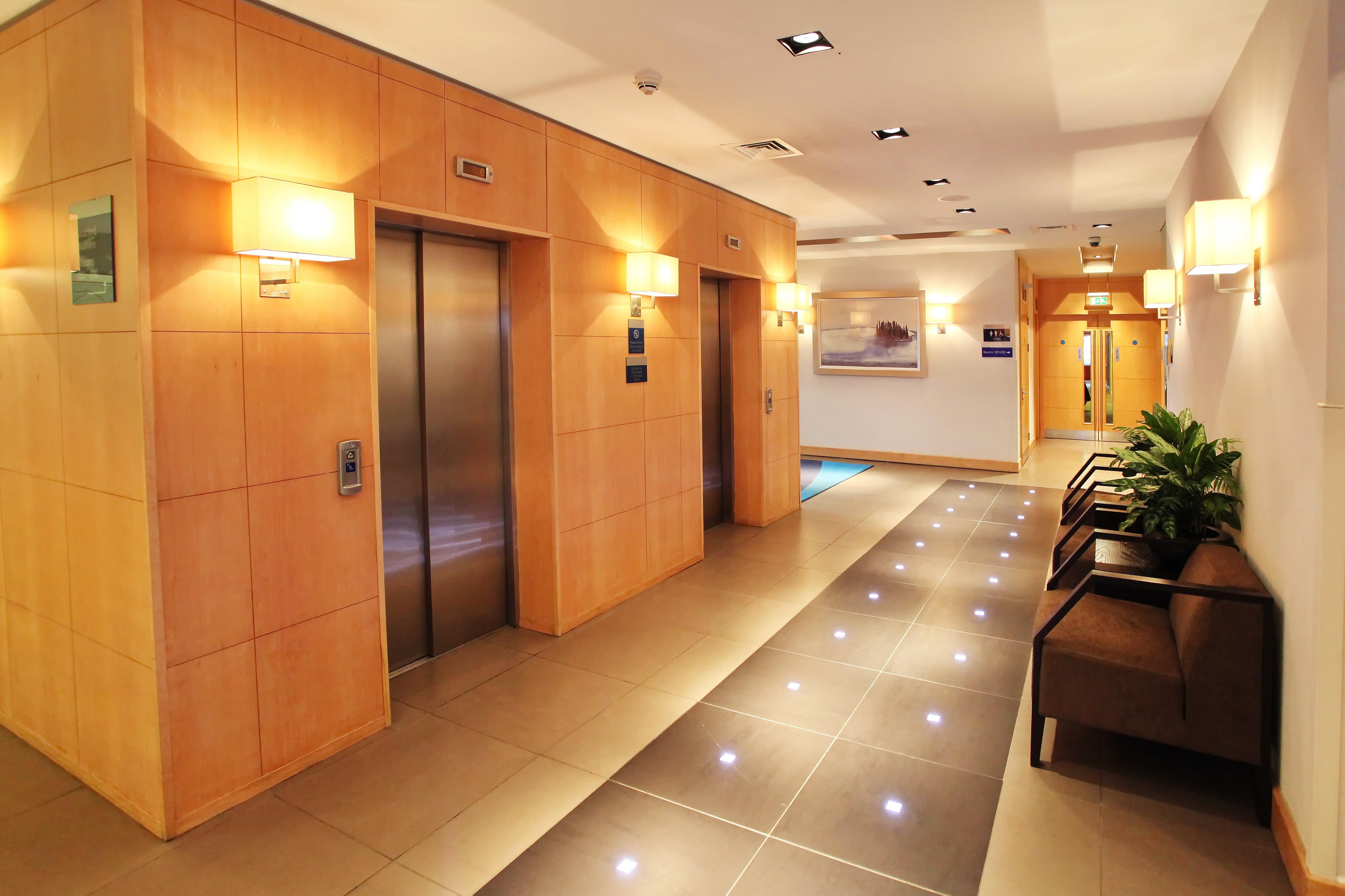 Holiday Inn Express Birmingham Redditch By Ihg Exteriör bild